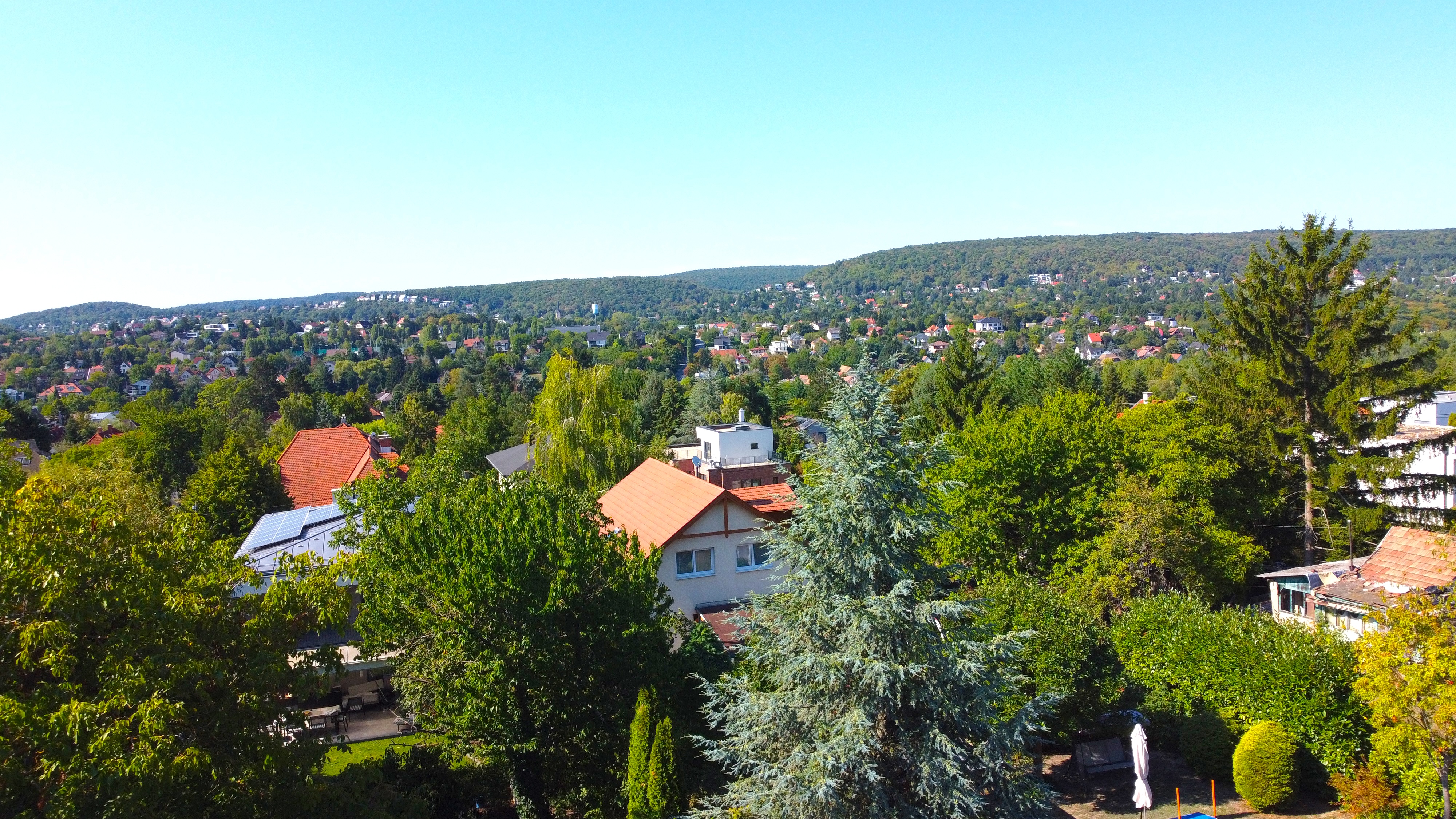 Örökpanoráma a Budai-hegyek felé